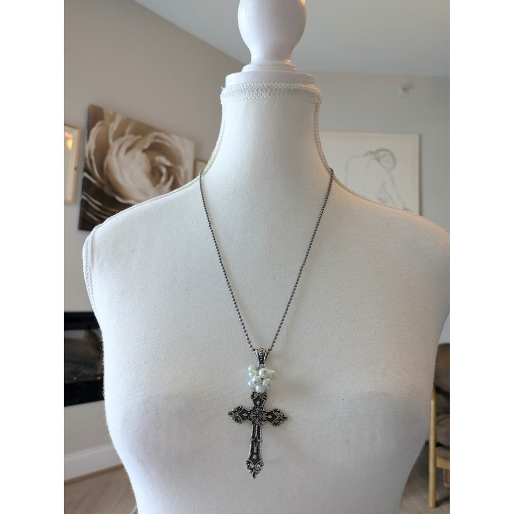 Silver Tone Cross Pendant Necklace With Faux Pearl Clusters Religious Faith